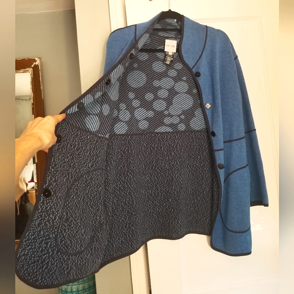 Fun funky black & blue sweater coat size medium Nic+Zoe
